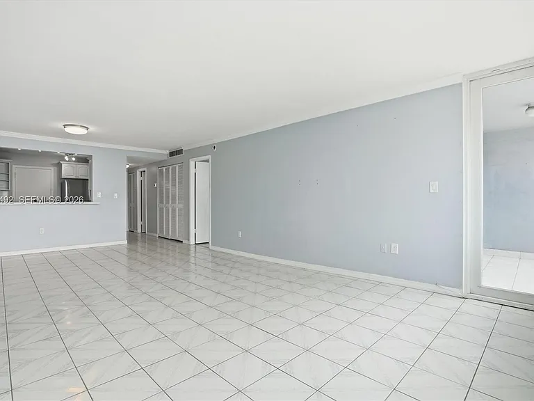 8233 Harding Ave #504 — Photo 8