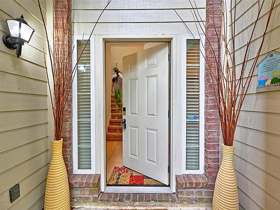 5th image of 11819 Leaf Oak Dr