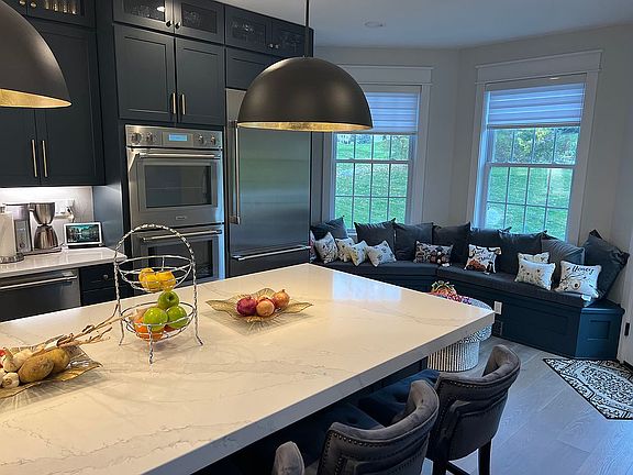 4th image of 14 Country Ln