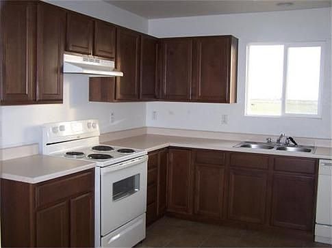 Bright Cheery Kitchen