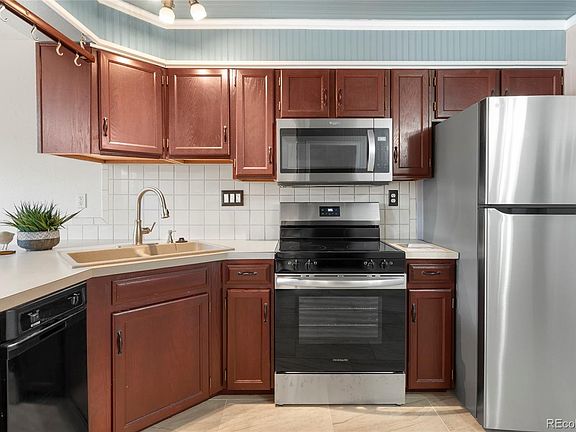 3rd image of 3952 E Weaver Avenue