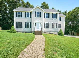5 Woods Hill Cir, Woburn, MA 01801