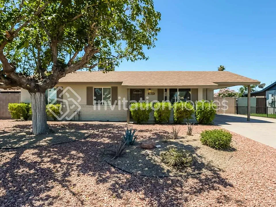 3819 W Columbine Dr