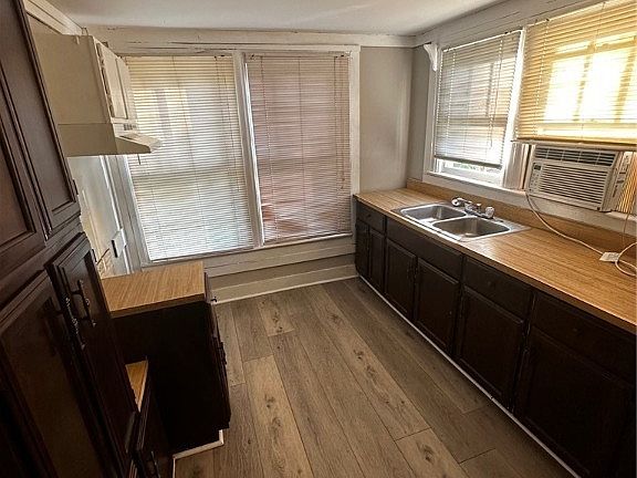 3rd image of 538 41st St