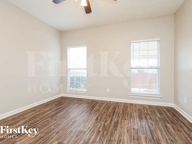 837 Manderlay Way — Photo 7