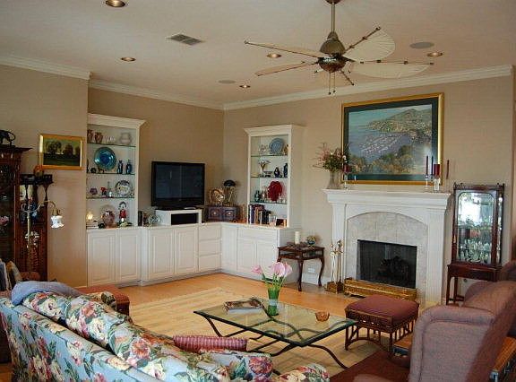 3rd image of 13 Nassau Dr