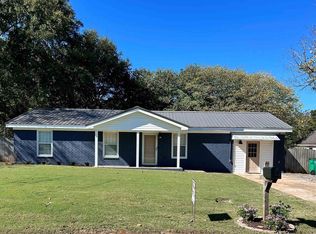 1306 Calhoun St, Tuscumbia, AL 35674