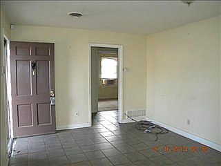 4th image of 4027 Leroy Ave