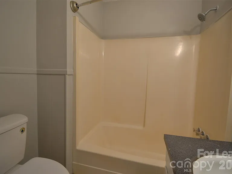 106 Durham Rd — Photo 20