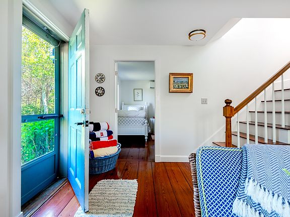 5th image of 10 Farm View Dr
