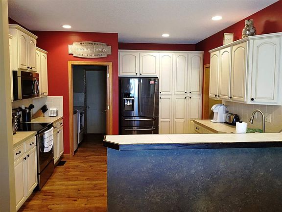 2nd image of 8249 E Old Mill Ct
