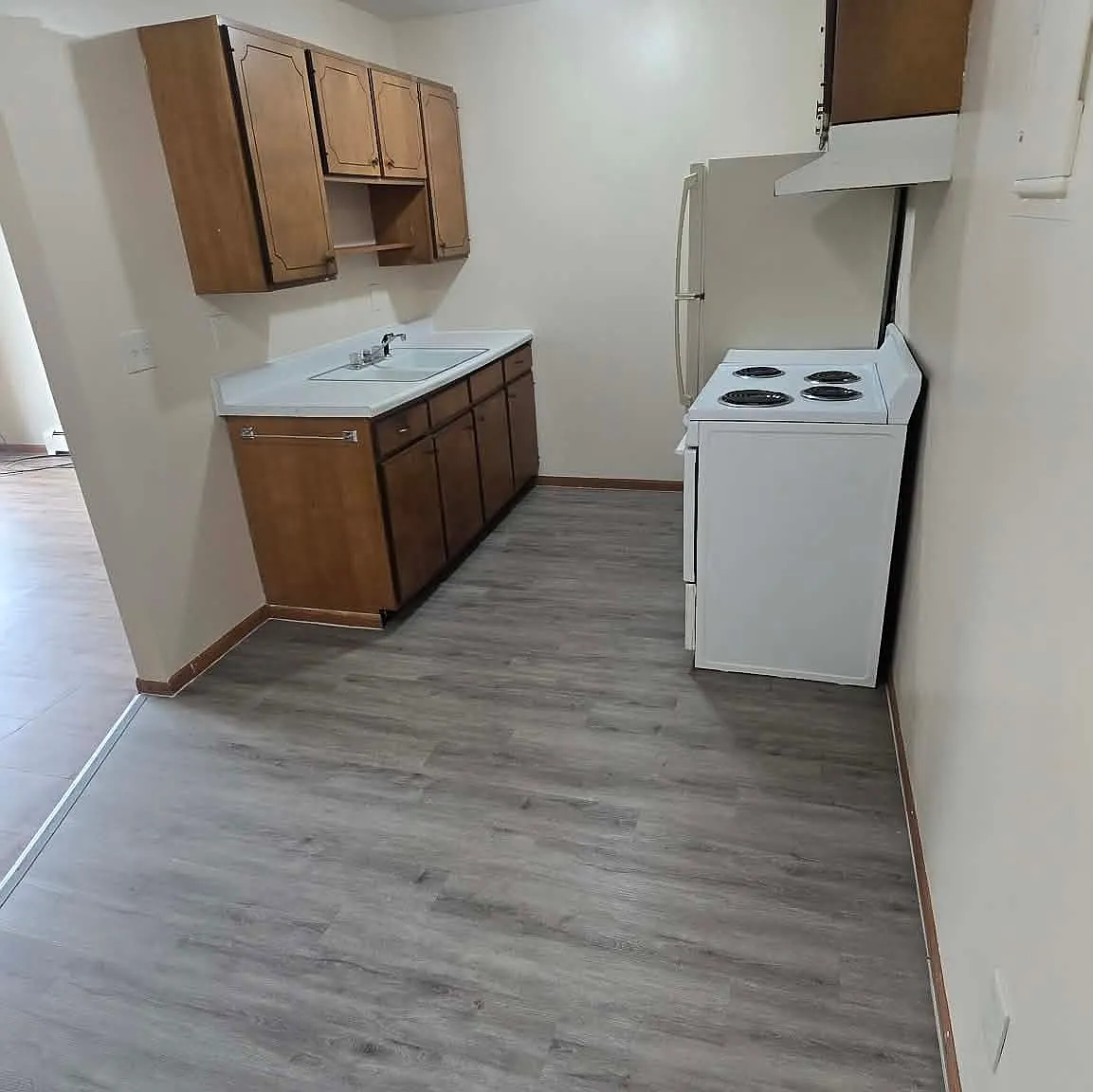 2 bed, 1.0 bath, $900 — Photo 2