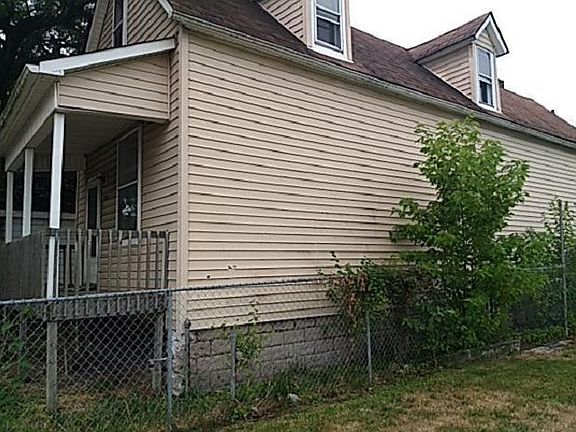 2nd image of 908 Exchange Ave