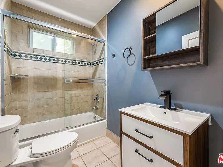 1112 S Highland Ave — Photo 18
