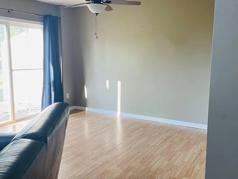 4082 E Village Dr #4082 — Photo 8