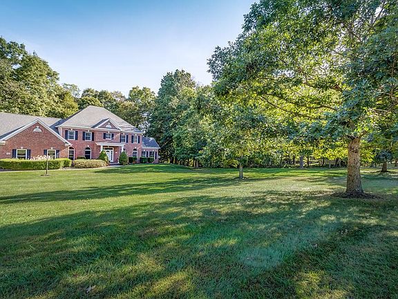 2nd image of 205 Lincliff Dr