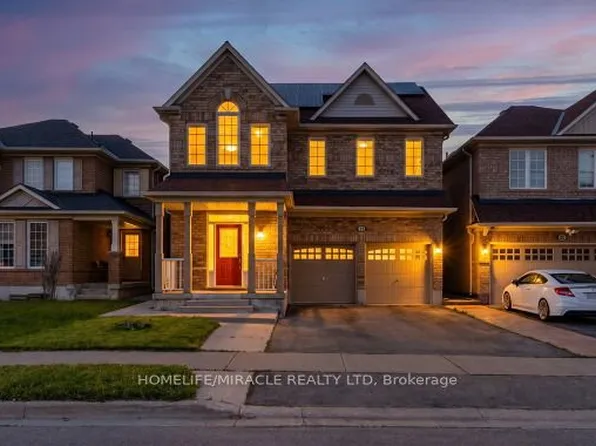 22 Raccoon St, Brampton, ON L6S 6L3