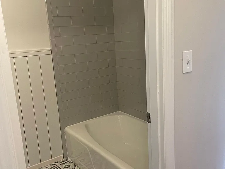 460 W Maine Ave — Photo 5