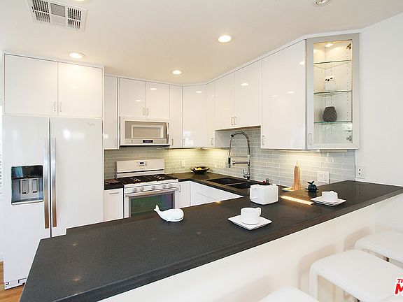 3rd image of 109 Brooks Ave #3