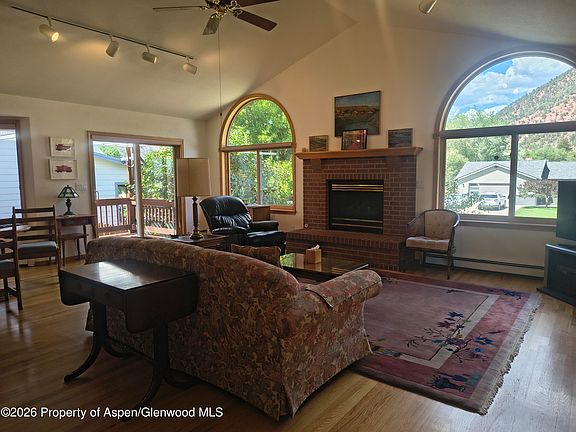 4th image of 1036 Park West Dr