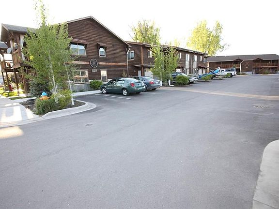 3rd image of 1910 D Trail St W