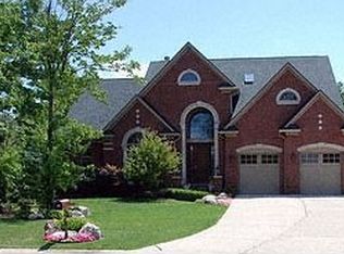 2017 Dell Rose Dr, Bloomfield Hills, MI