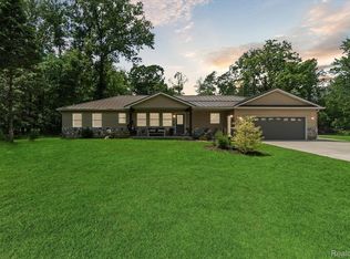 14244 Seymour Rd, Linden, MI 48451