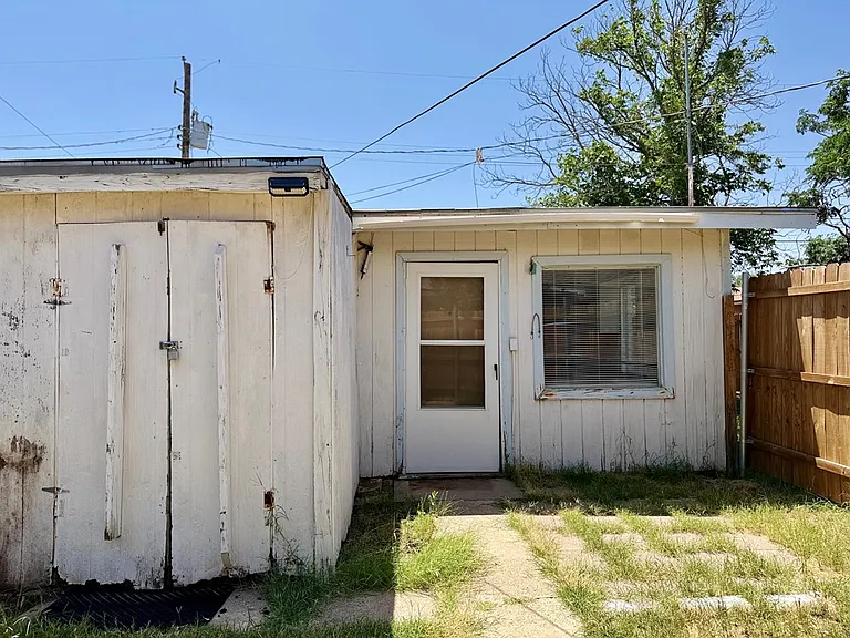 112 S Eisenhower Dr — Photo 19