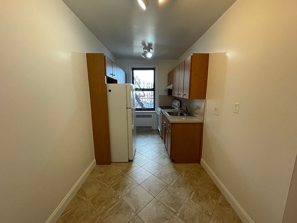 1st image of 2539 Amsterdam Ave #44