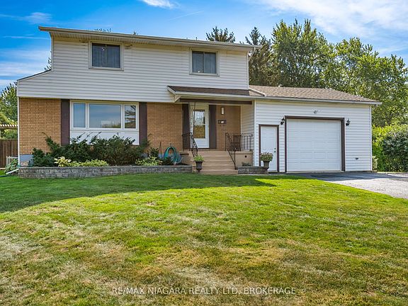 3rd image of 28 Thorncrest Rd
