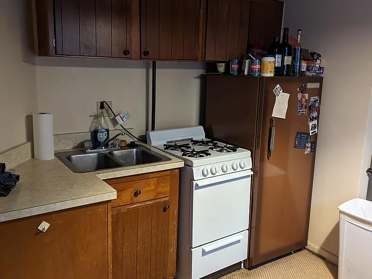 1360 Highland St #B — Photo 9