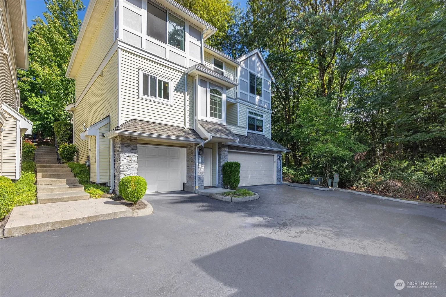 6705 SE Cougar Mountain Way #1 photo 1