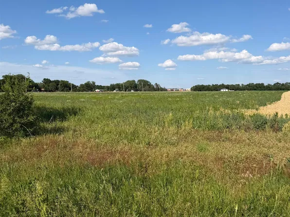 7 E Bobwhite Ests, Valley Center, KS 67147