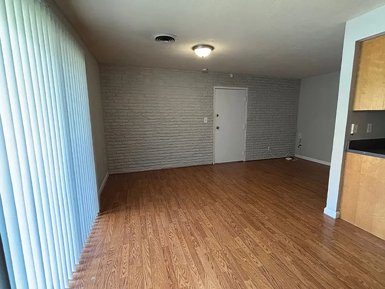 545 Lowell Ave — Photo 12