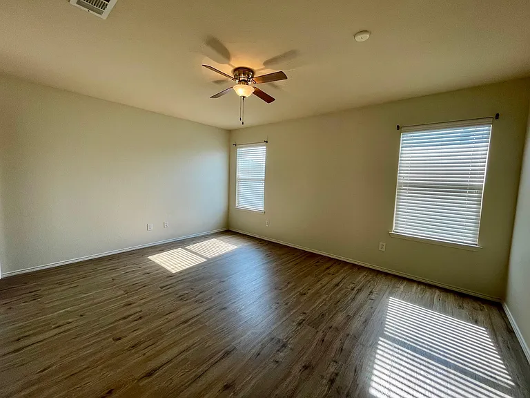 12737 Northern Pine Dr — Photo 10