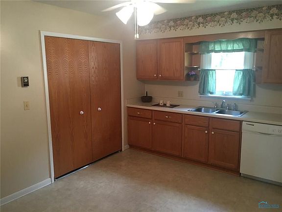 5th image of 1306 Oakwood Ave