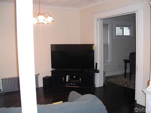 5th image of 177 Greenwood Ave
