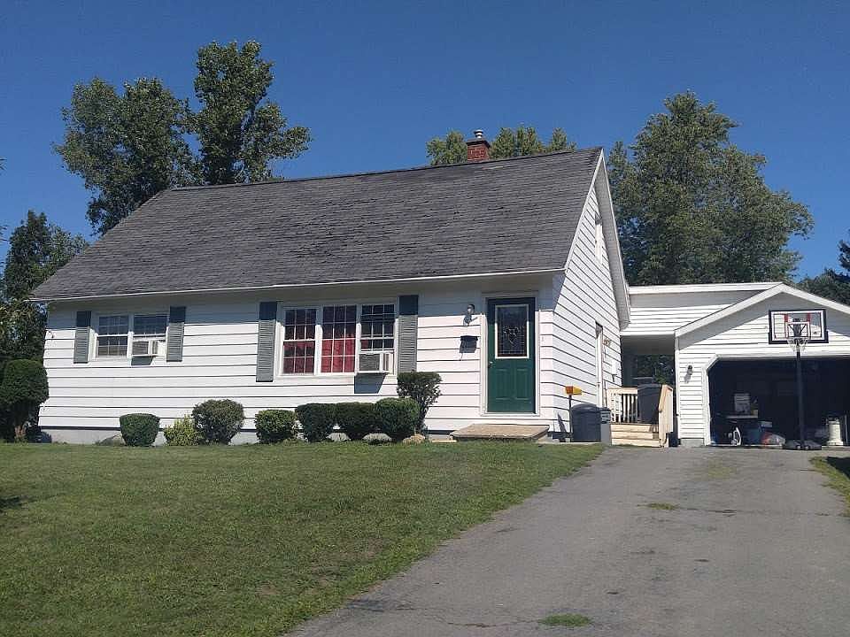 1st image of 15 Sherwood Dr