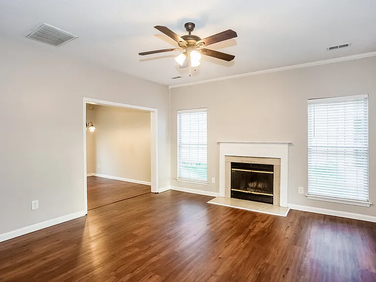 10415 Battle Ct — Photo 5