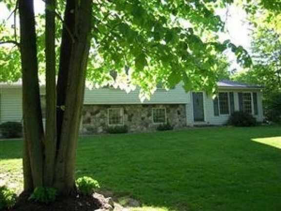 2nd image of 12972 Woodside Dr S