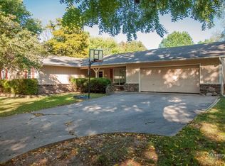 902 NW K St, Bentonville, AR 72712