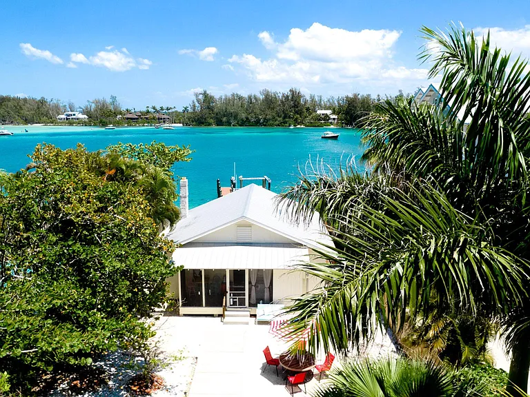 7140 Longboat Dr E — Photo 2