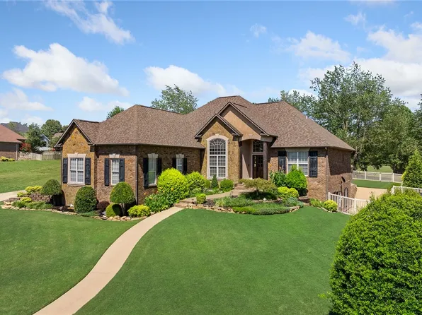 2011 Daly Dr, Harrison, AR 72601