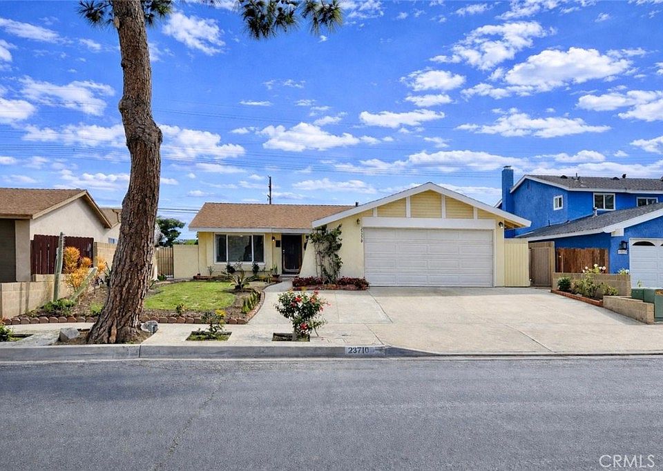 1st image of 23710 Oakheath Pl
