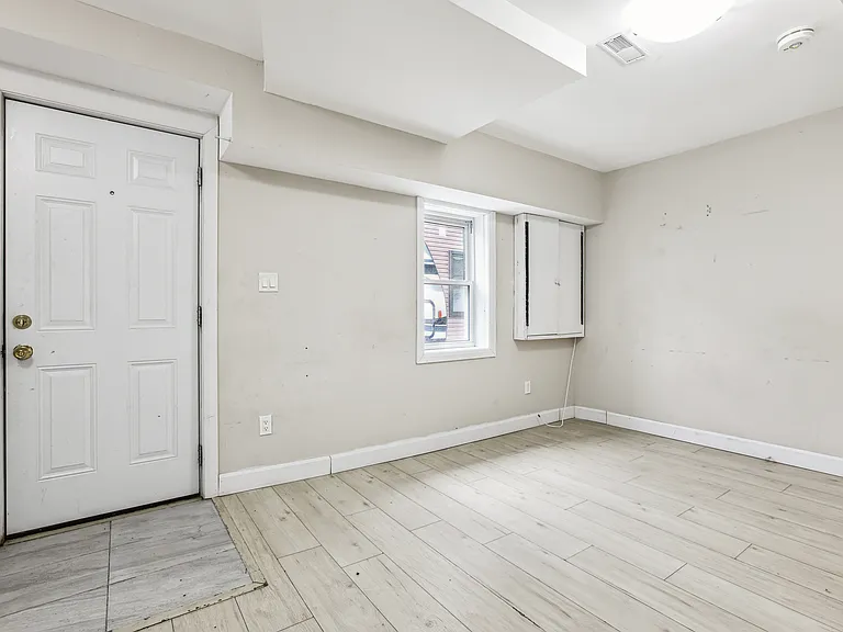 19 Bailey St #2 — Photo 10