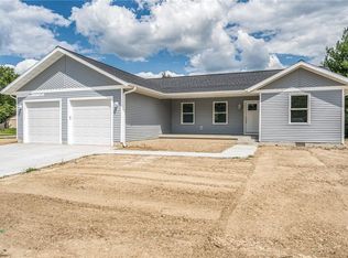 2000 Magnolia St, Effingham, IL 62401