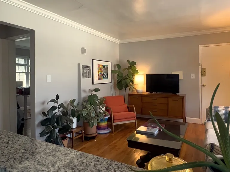 282 9th St NE #10 — Photo 16