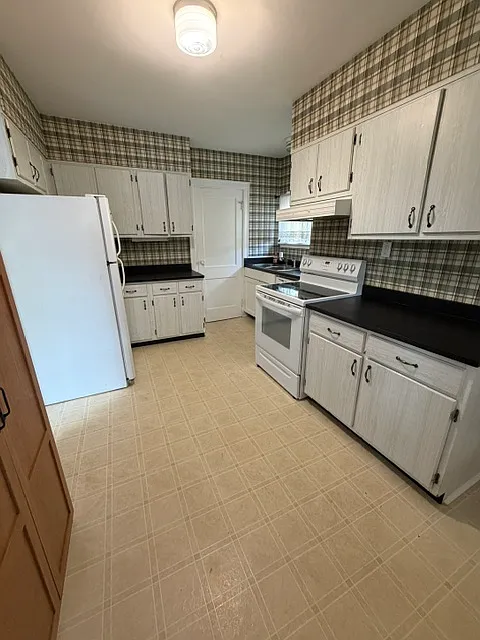 3 bed, 1390 sqft, $1,895 — Photo 3