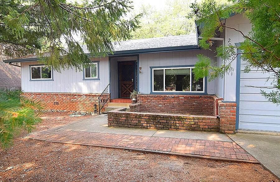 1st image of 20260 Lakeview Dr