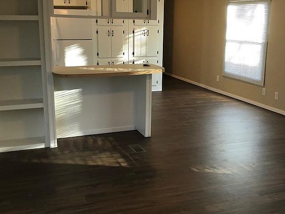 3rd image of 8401 Pan American Fwy NE Unit 210